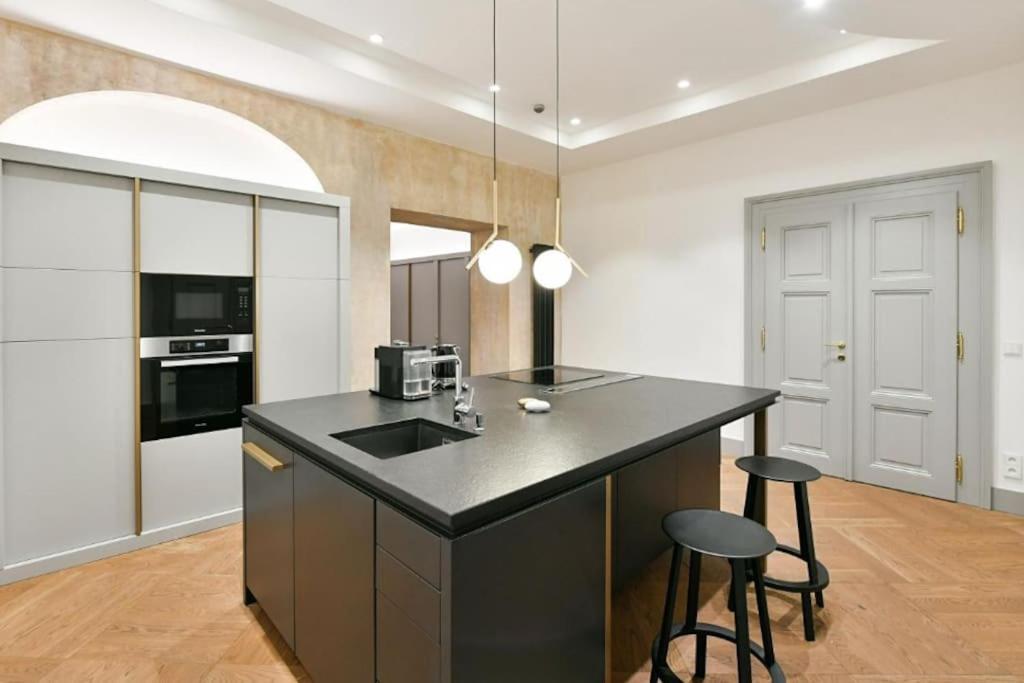 Luxury Old Town Apt, Parking Apartment Prague Ngoại thất bức ảnh